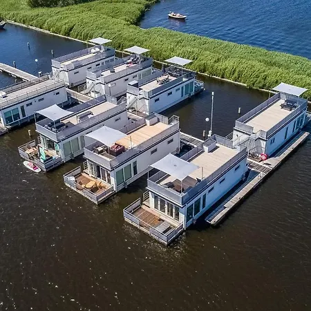 Lovely Ship In Aalsmeer With Kitchen بوتيل