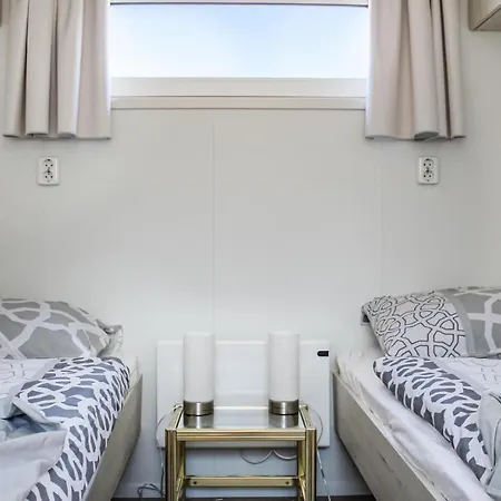 Botel Lovely Ship In With Kitchen Aalsmeer