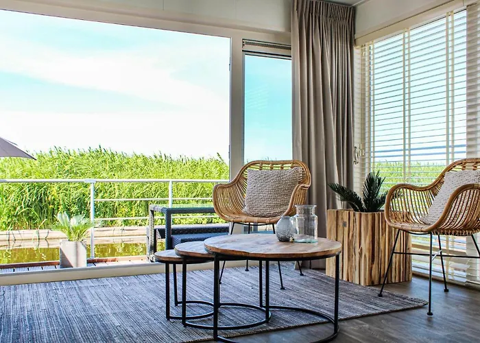 Lovely Ship In With Kitchen 4*