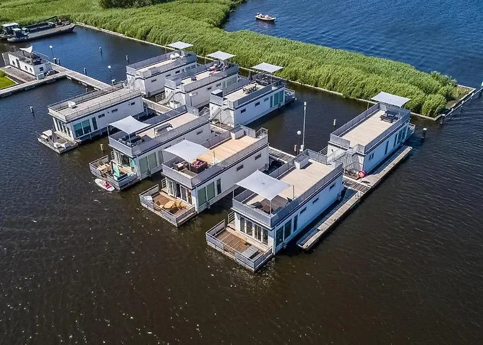 Lovely Ship In With Kitchen Botel